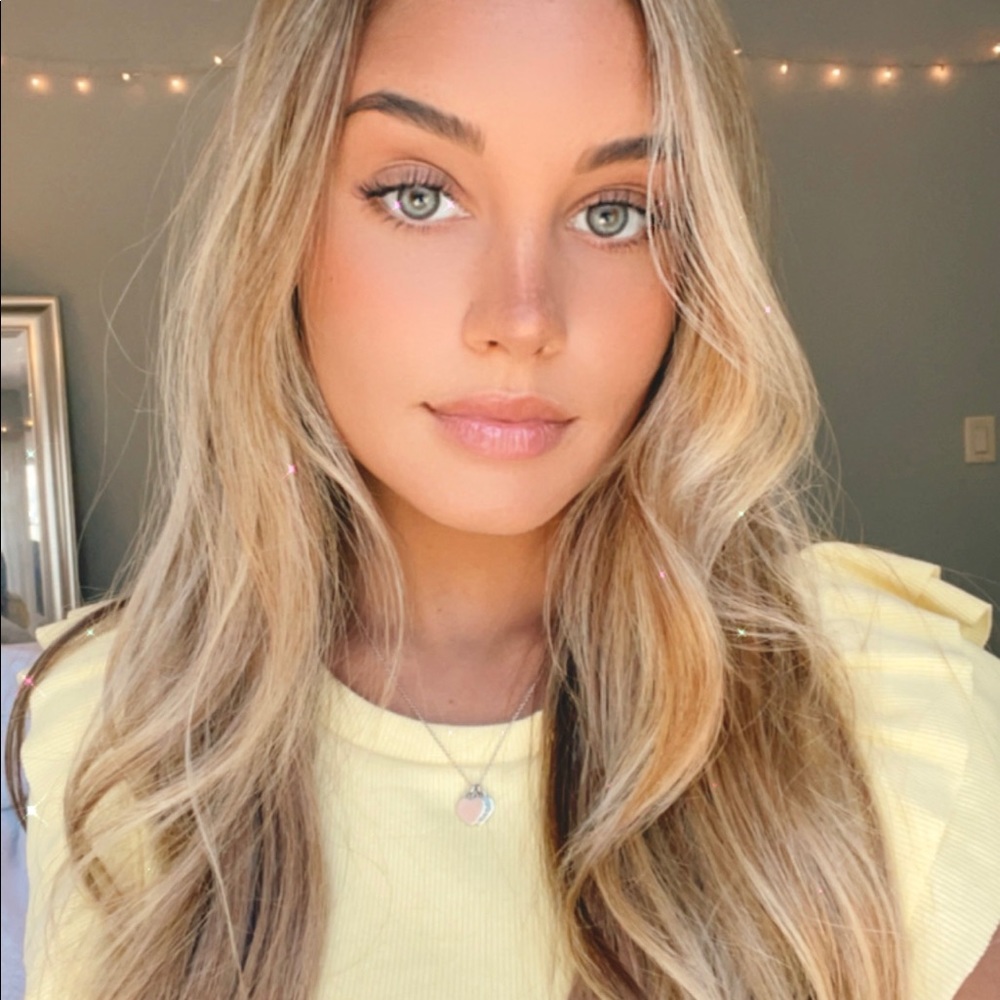 Meet your Posher, Danielle